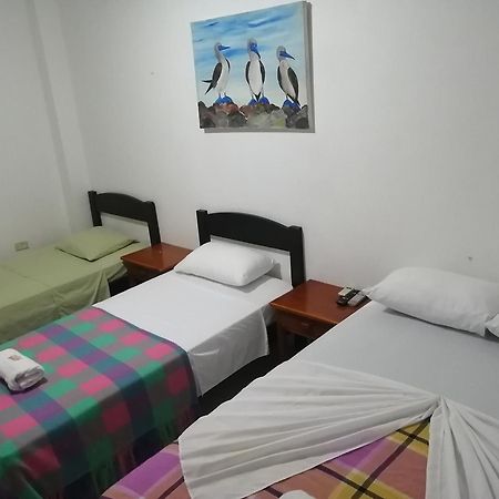 Hostal La Casa De Luis Puerto Baquerizo Moreno Eksteriør billede