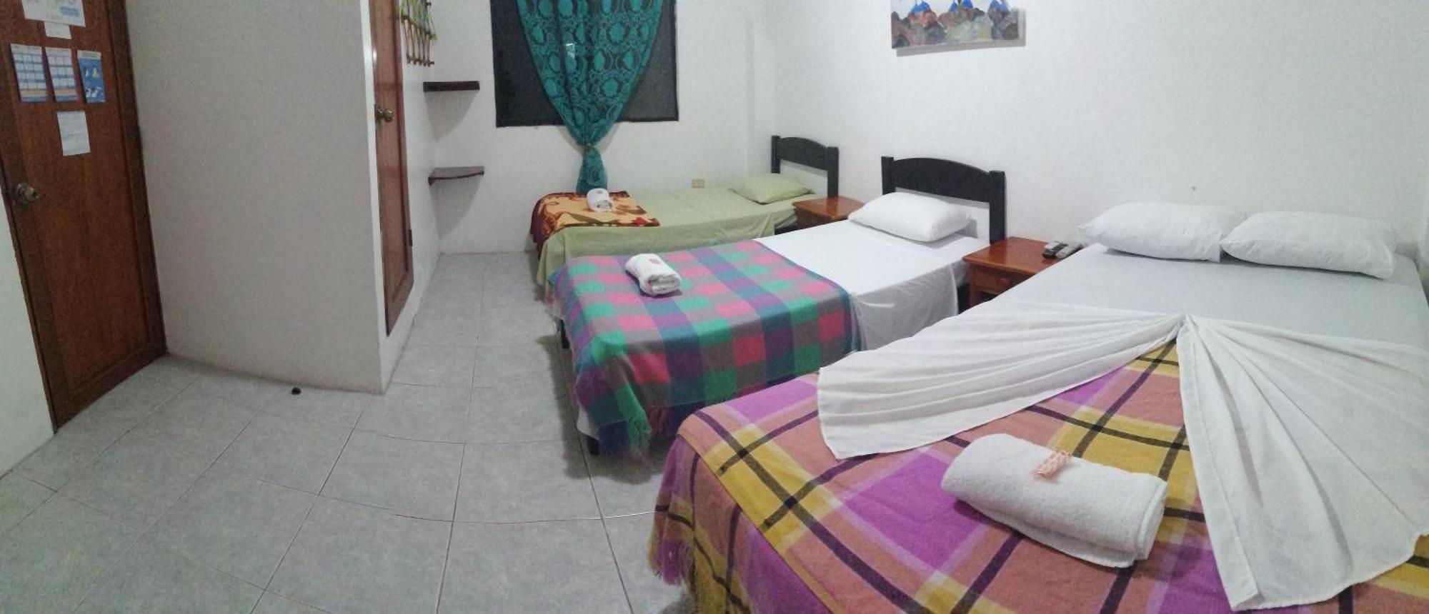 Hostal La Casa De Luis Puerto Baquerizo Moreno Eksteriør billede