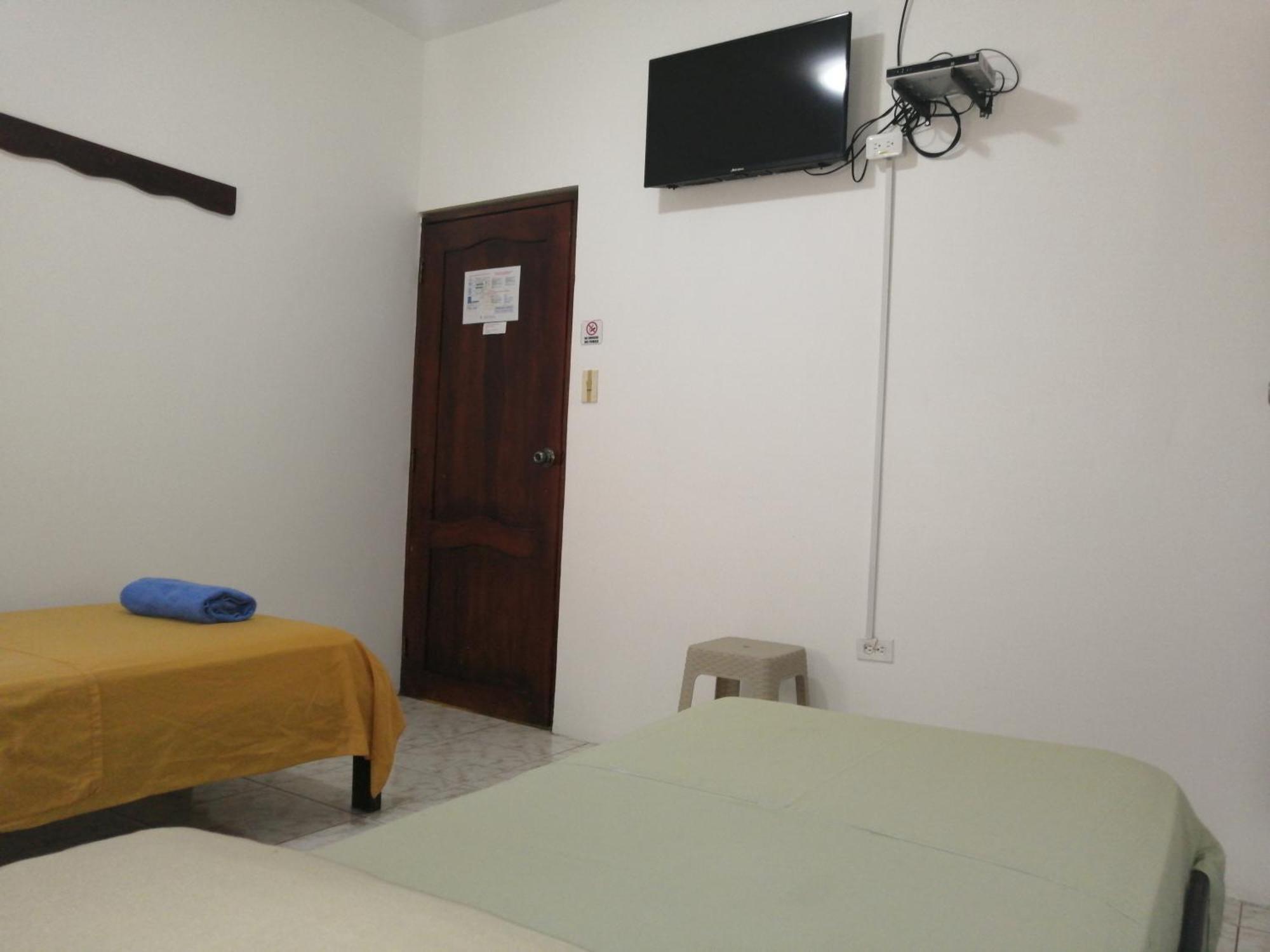 Hostal La Casa De Luis Puerto Baquerizo Moreno Eksteriør billede
