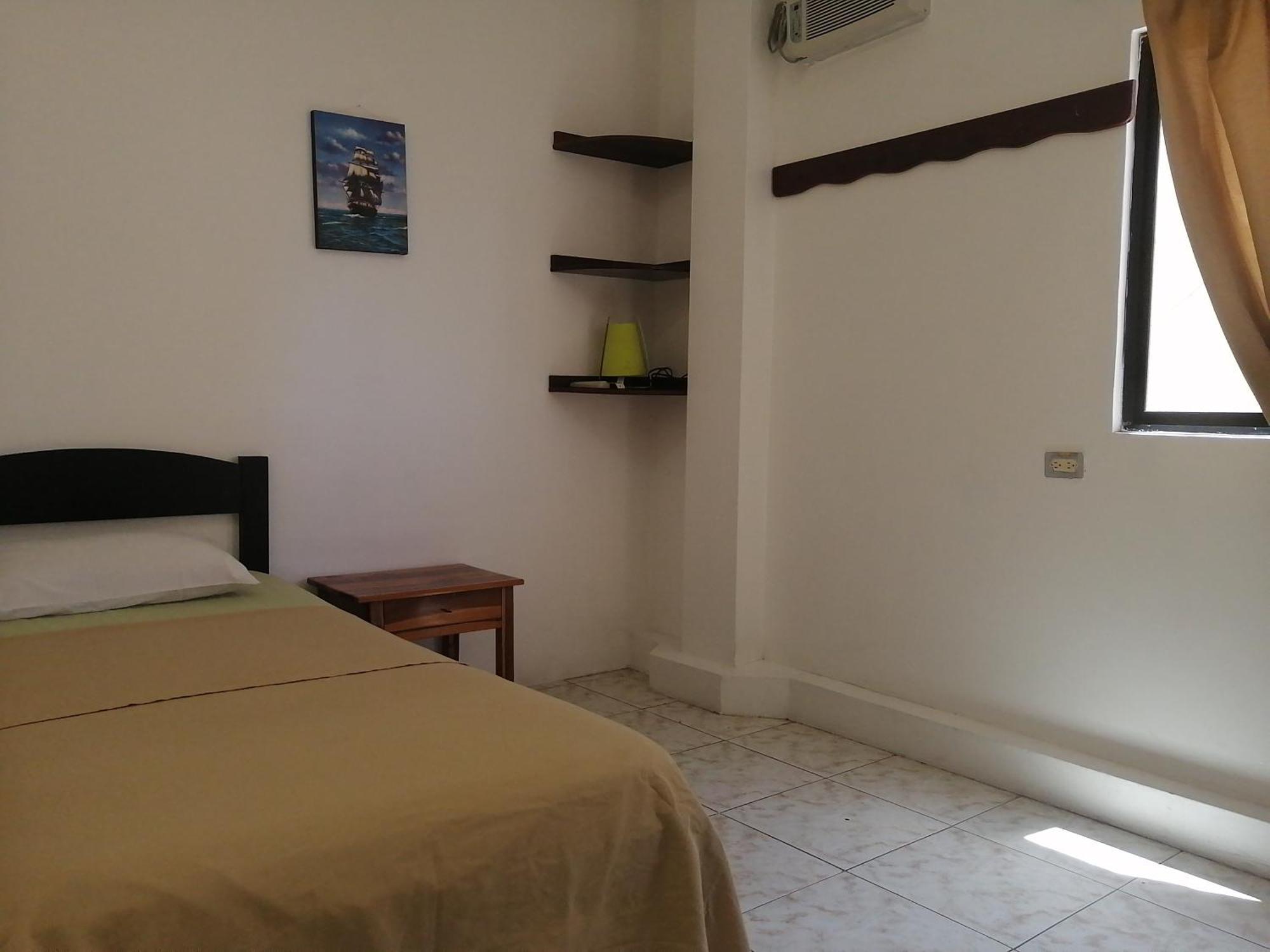 Hostal La Casa De Luis Puerto Baquerizo Moreno Eksteriør billede