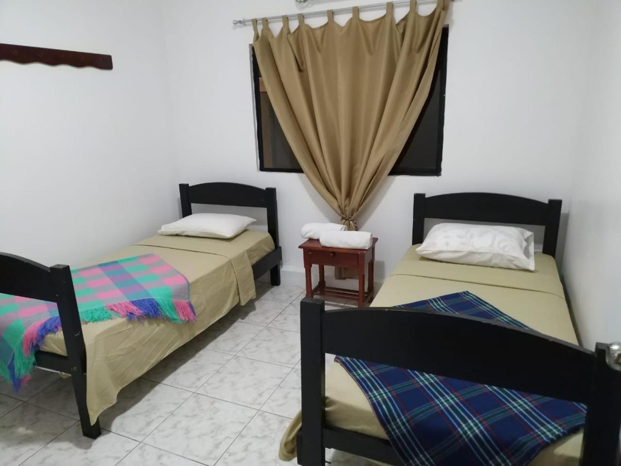 Hostal La Casa De Luis Puerto Baquerizo Moreno Eksteriør billede