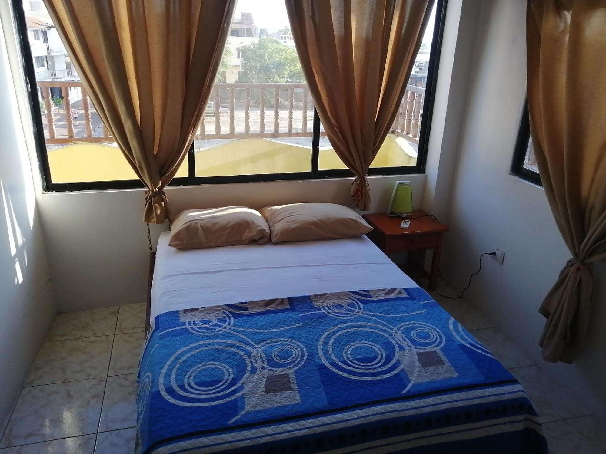 Hostal La Casa De Luis Puerto Baquerizo Moreno Eksteriør billede