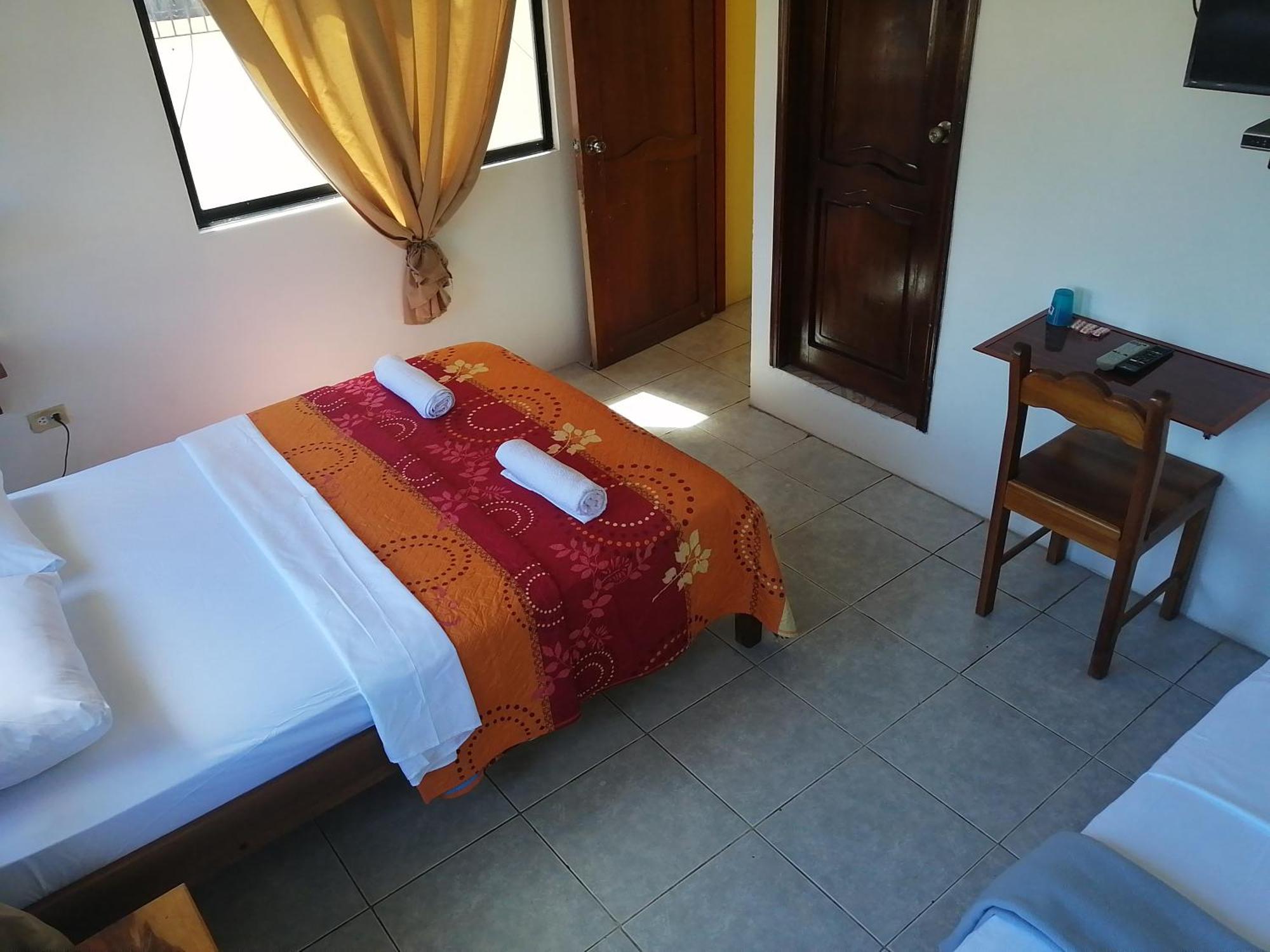 Hostal La Casa De Luis Puerto Baquerizo Moreno Eksteriør billede